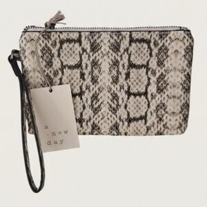 NWT! A New Day Black and Cream Snake Pattern Clutch Wristlet